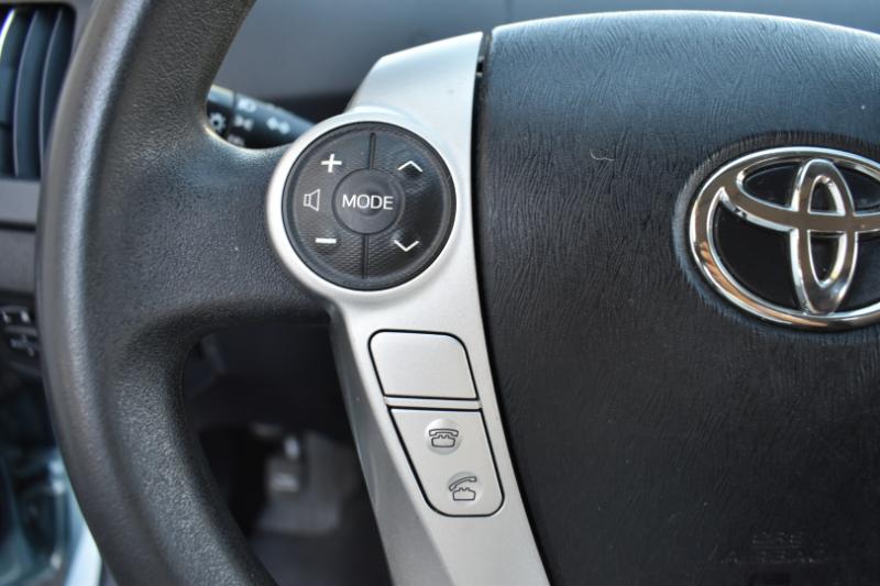 Toyota Prius Two 2015 Toyota Prius Two 2015
