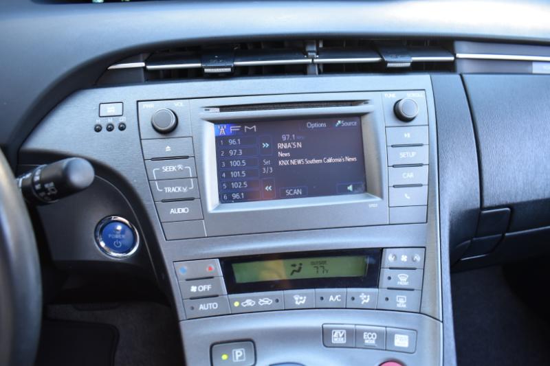 Toyota Prius Two 2015 Toyota Prius Two 2015