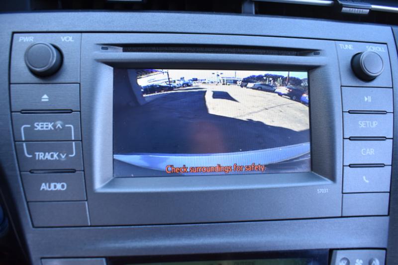 Toyota Prius Two 2015 Toyota Prius Two 2015