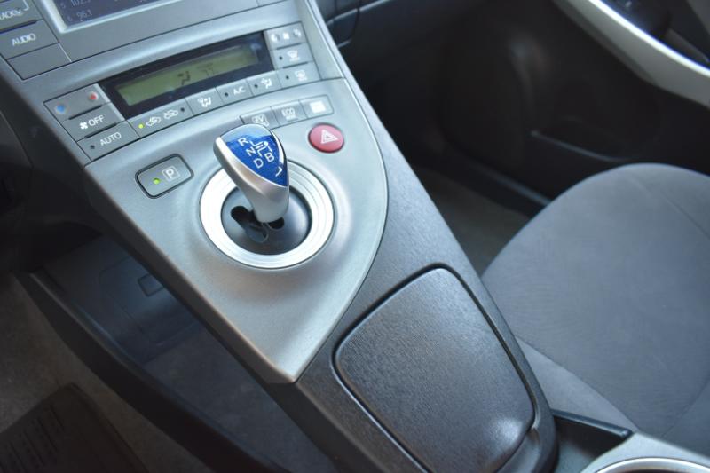 Toyota Prius Two 2015 Toyota Prius Two 2015