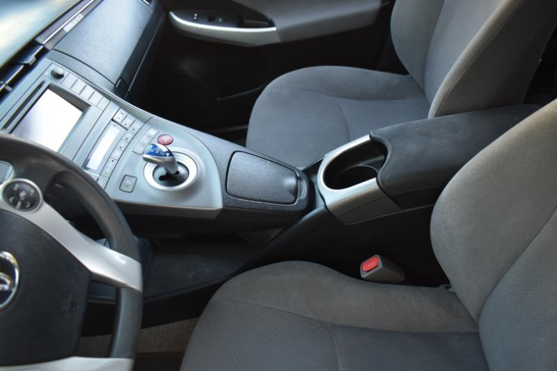 Toyota Prius Two 2015 Toyota Prius Two 2015