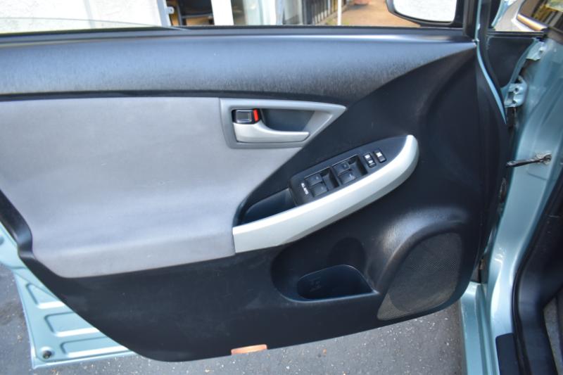 Toyota Prius Two 2015 Toyota Prius Two 2015