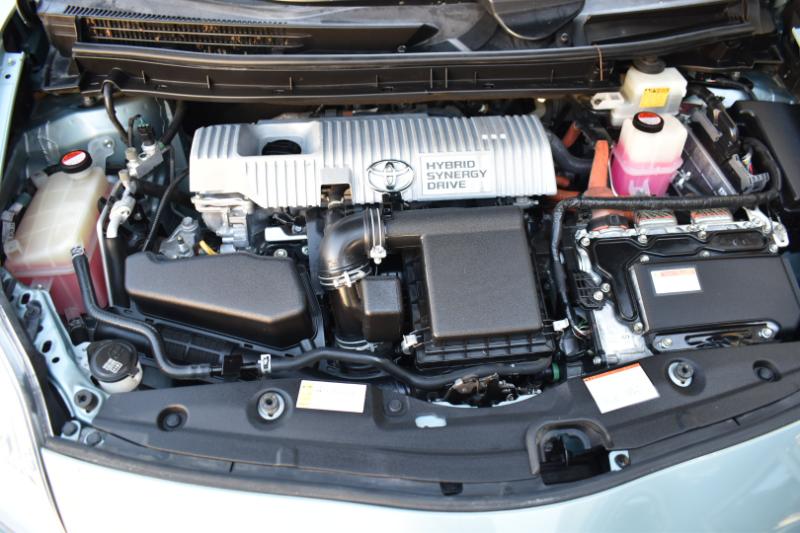 Toyota Prius Two 2015 Toyota Prius Two 2015