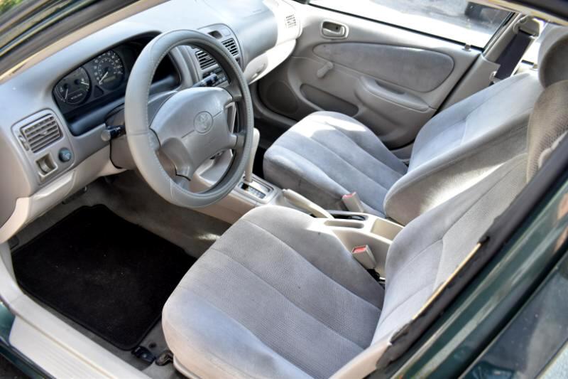 Toyota Corolla CE 2002