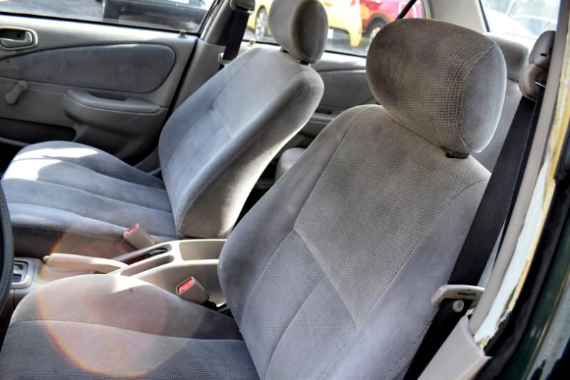 Toyota Corolla CE 2002