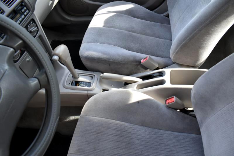 Toyota Corolla CE 2002