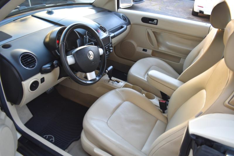 Volkswagen New Beetle S PZEV Convertible 2009