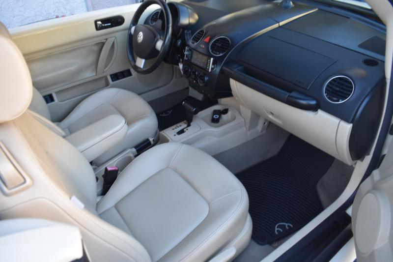 Volkswagen New Beetle S PZEV Convertible 2009