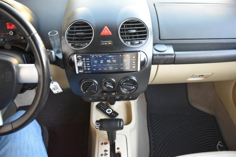 Volkswagen New Beetle S PZEV Convertible 2009