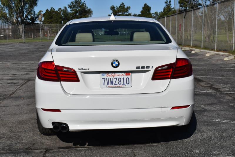 BMW 5-Series 528i xDrive 2013