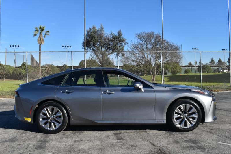 Toyota Mirai XLE 2021