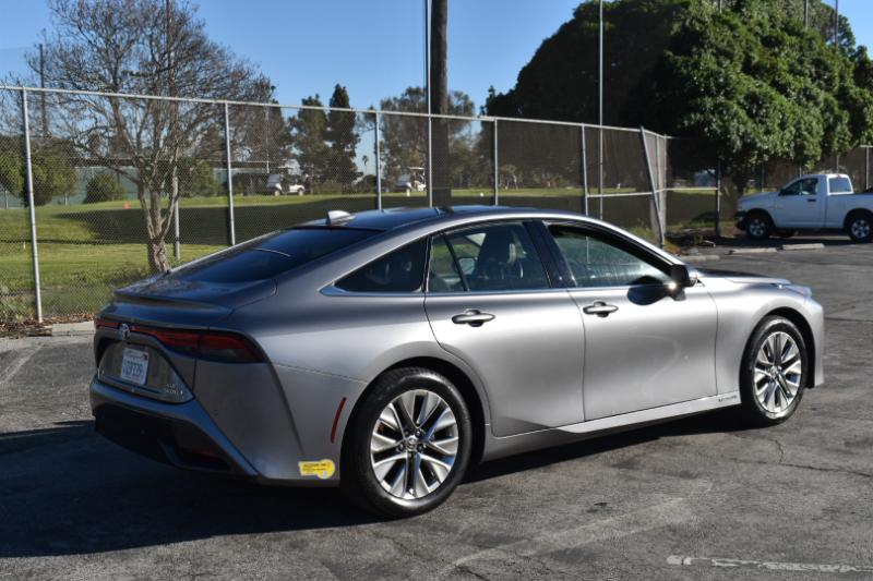Toyota Mirai XLE 2021