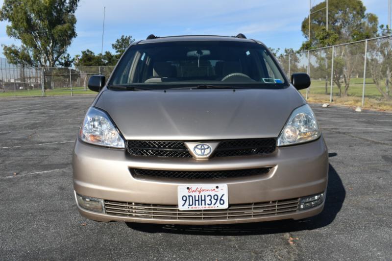 Toyota Sienna LE - 7 Passenger Seating 2005