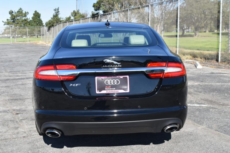 Jaguar XF-Series XF 2.0L I4T Premium 2015