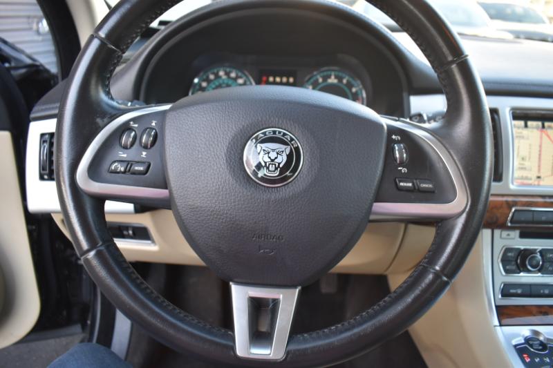 Jaguar XF-Series XF 2.0L I4T Premium 2015