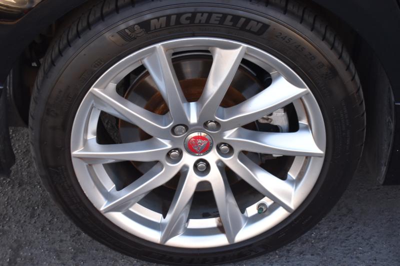 Jaguar XF-Series XF 2.0L I4T Premium 2015