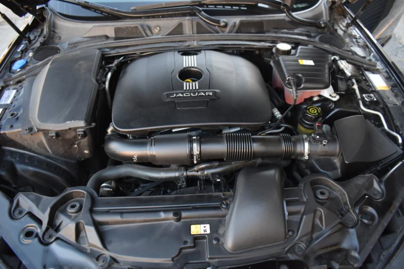 Jaguar XF-Series XF 2.0L I4T Premium 2015