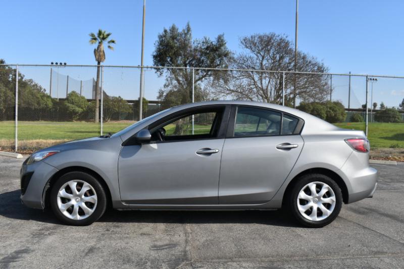 Mazda MAZDA3 i Sport 4-Door 2011