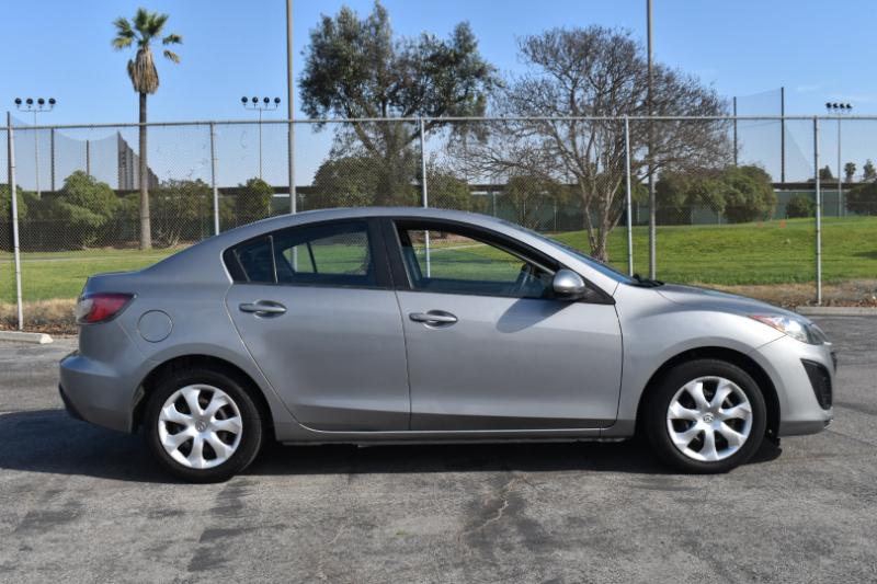 Mazda MAZDA3 i Sport 4-Door 2011