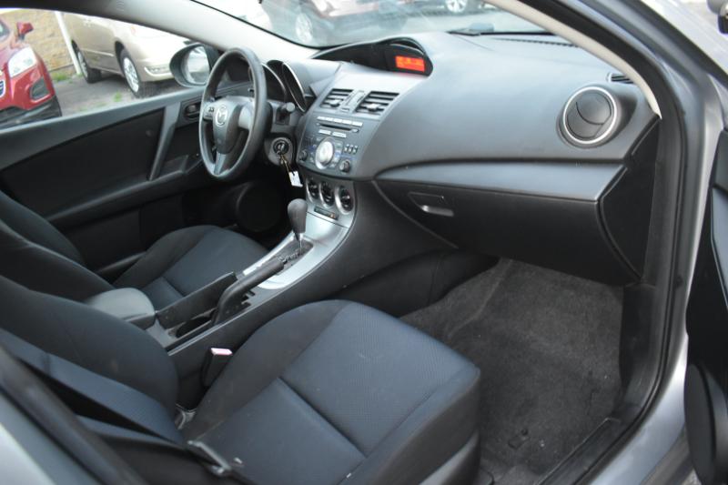 Mazda MAZDA3 i Sport 4-Door 2011