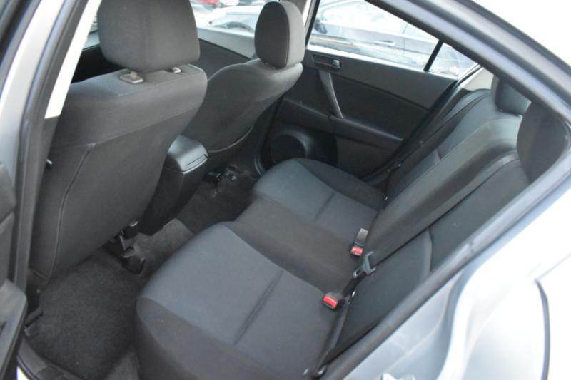 Mazda MAZDA3 i Sport 4-Door 2011