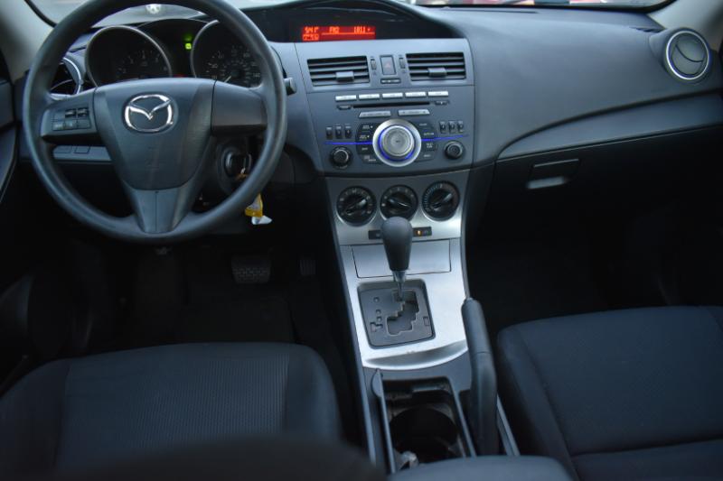 Mazda MAZDA3 i Sport 4-Door 2011