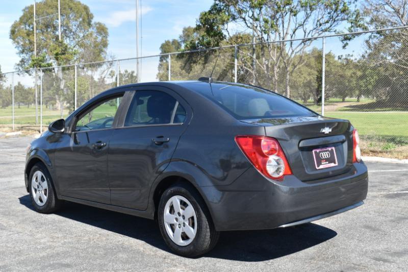 Chevrolet Sonic LS Auto Sedan 2016