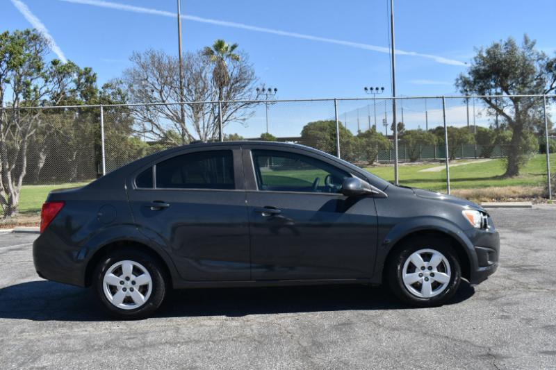 Chevrolet Sonic LS Auto Sedan 2016