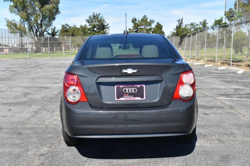 Chevrolet Sonic LS Auto Sedan 2016