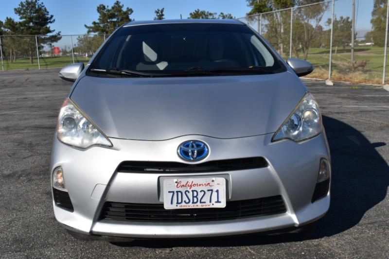 Toyota Prius c Two 2014