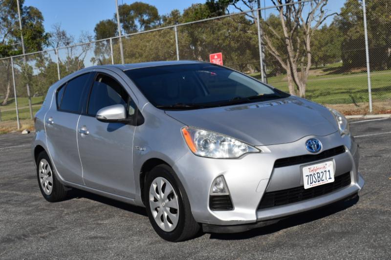 Toyota Prius c Two 2014