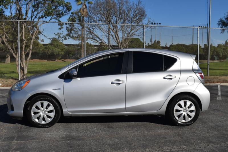 Toyota Prius c Two 2014