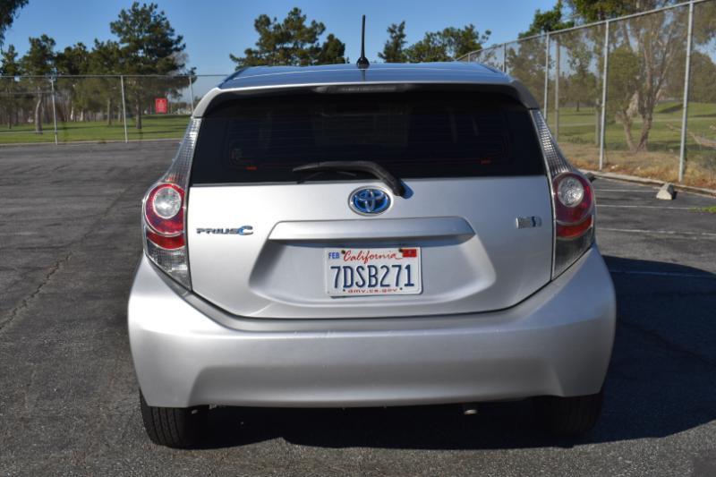 Toyota Prius c Two 2014