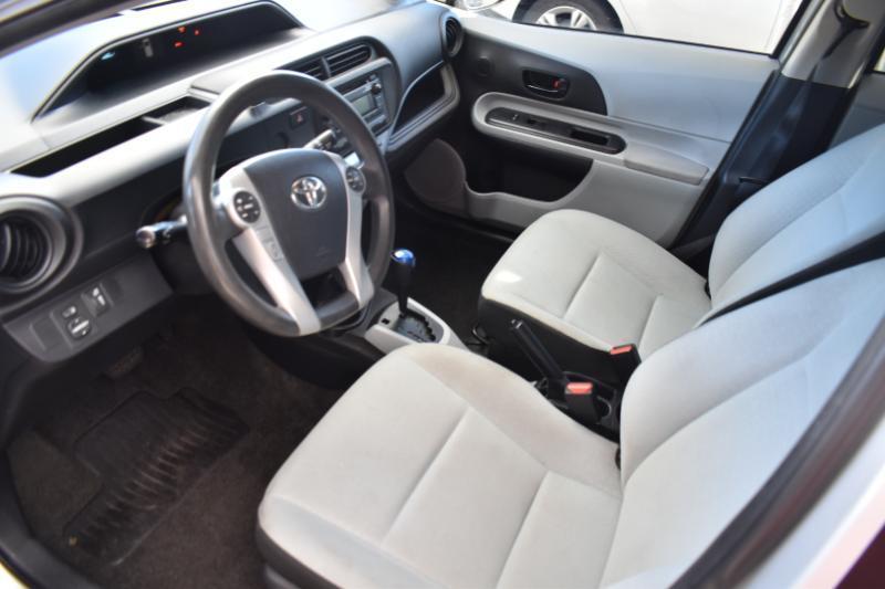 Toyota Prius c Two 2014