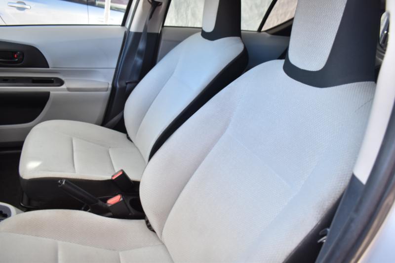 Toyota Prius c Two 2014