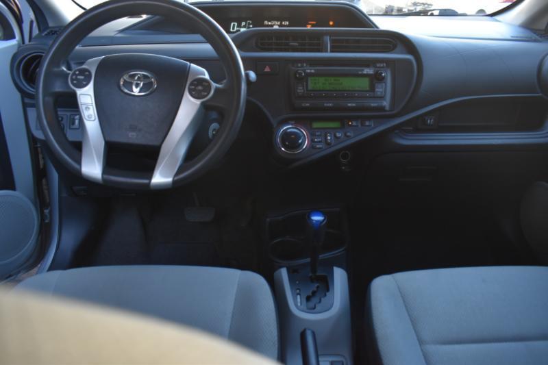 Toyota Prius c Two 2014