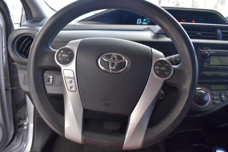 Toyota Prius c Two 2014