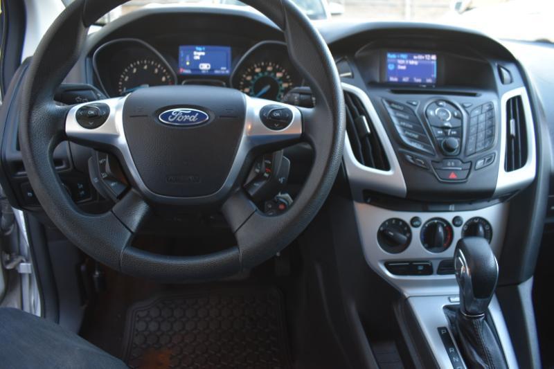 Ford Focus SE Hatch 2013