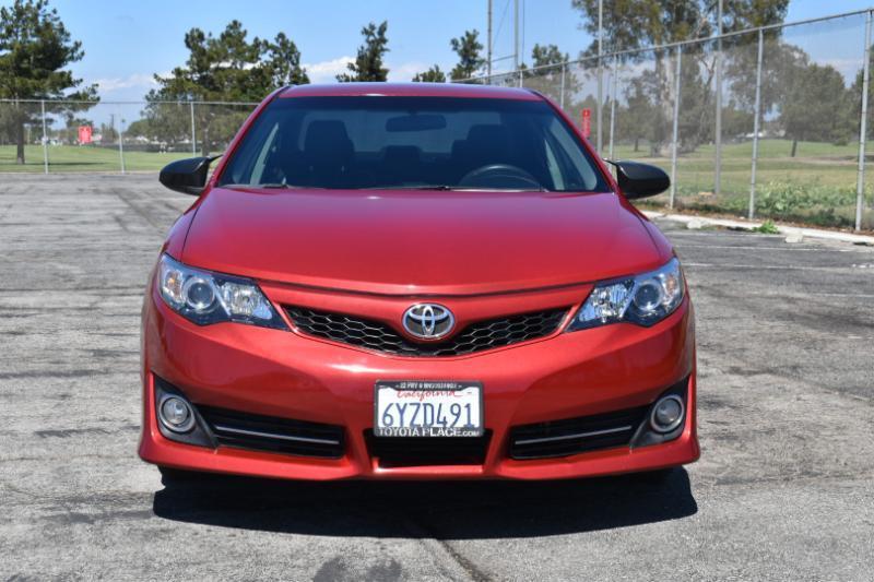 Toyota Camry SE 2012
