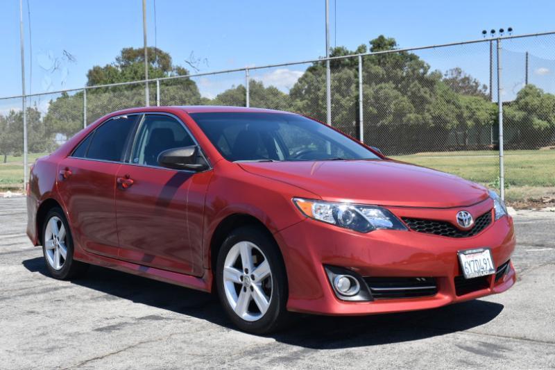 Toyota Camry SE 2012