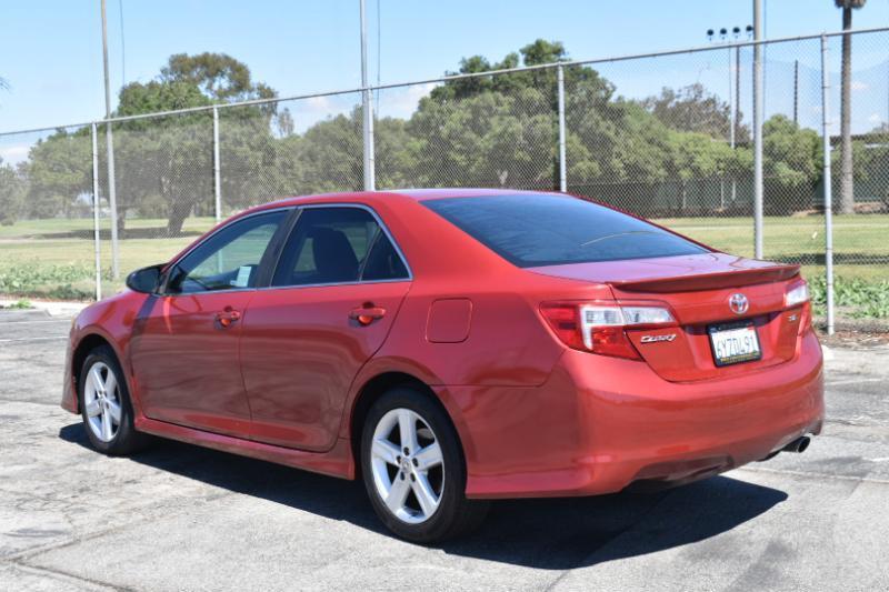 Toyota Camry SE 2012