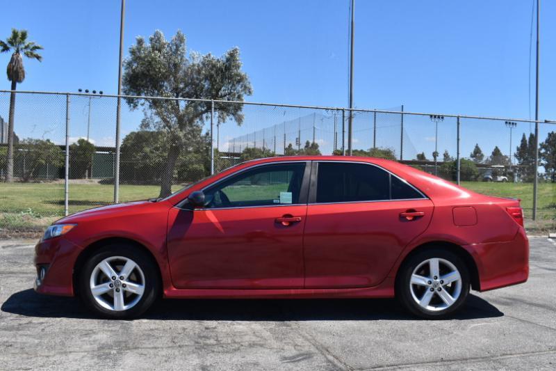 Toyota Camry SE 2012