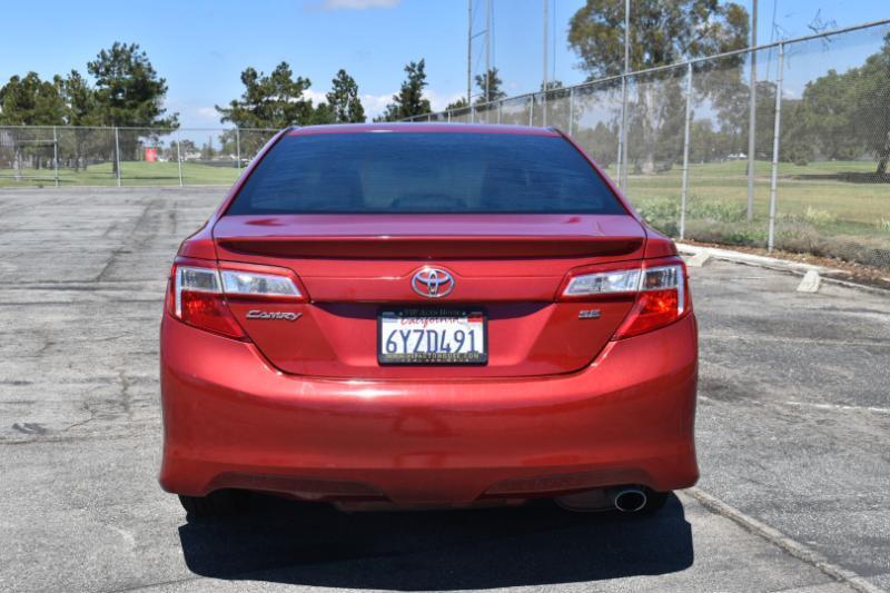 Toyota Camry SE 2012