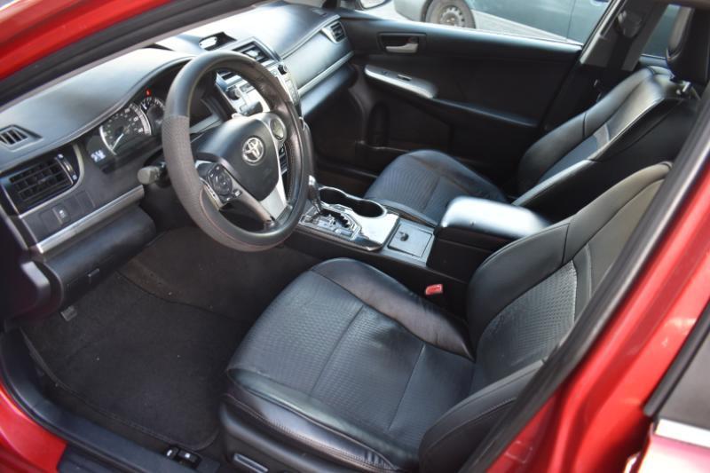 Toyota Camry SE 2012