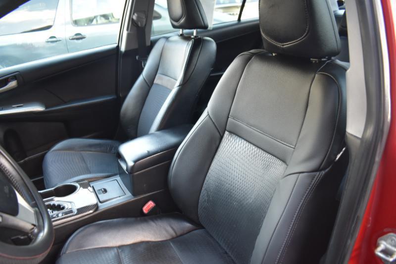 Toyota Camry SE 2012