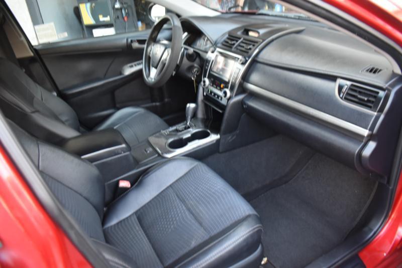 Toyota Camry SE 2012