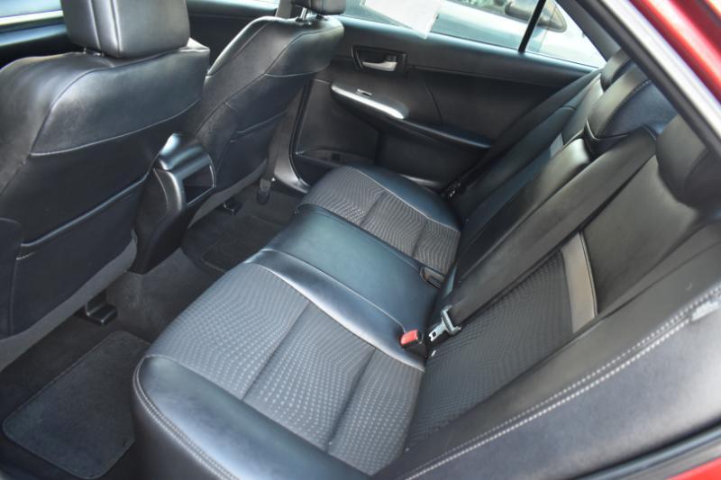 Toyota Camry SE 2012