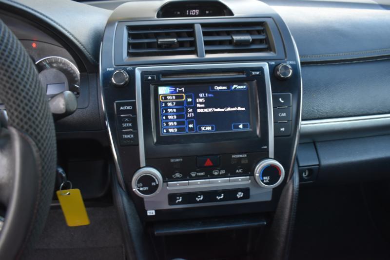 Toyota Camry SE 2012