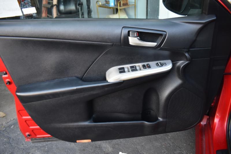 Toyota Camry SE 2012