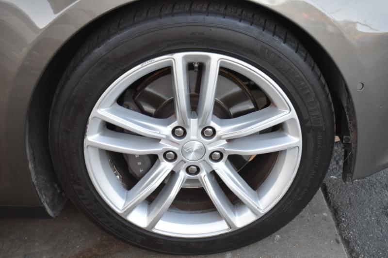 Tesla Model S 70D 2015